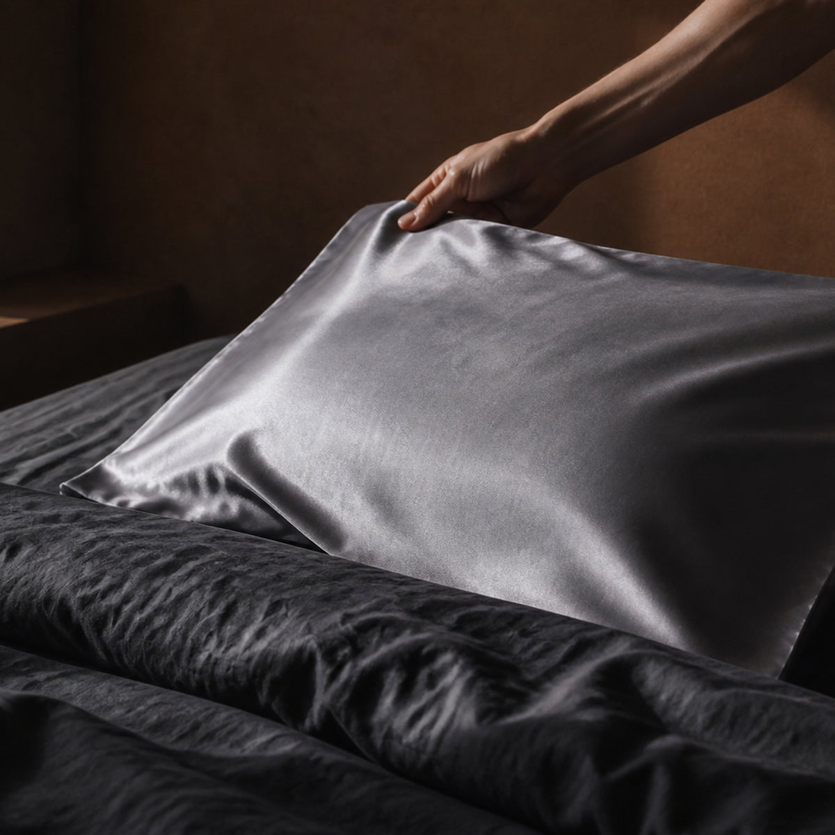 Silver-Ion Silk Pillowcase – Graphite