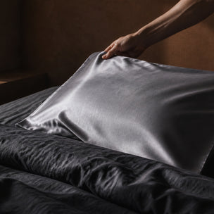 Silver-Ion Silk Pillowcase – Graphite